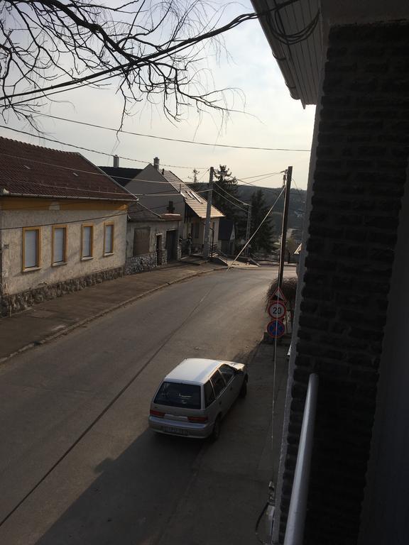 Hiv-Lak Apartman Еґер Екстер'єр фото
